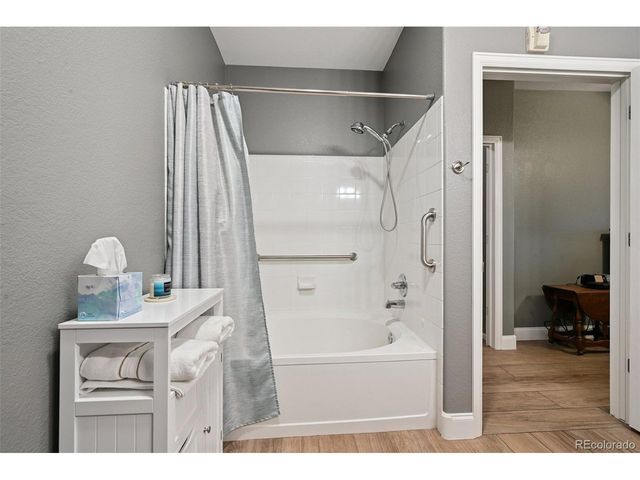 5255 Memphis St 208, Denver, CO 80239