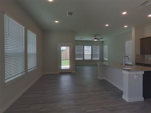 9835 Willow Creek Commerce Drive 227, Tomball, TX 77375