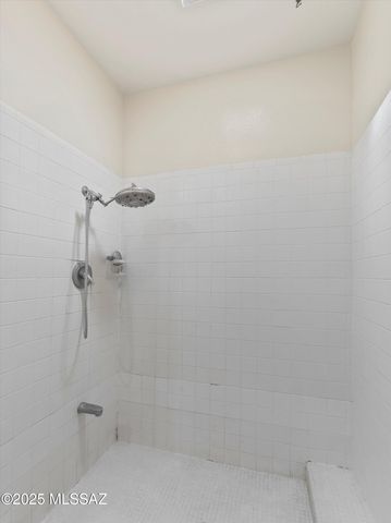 5725 N North Camino De Las Estrellas, Tucson, AZ 85718