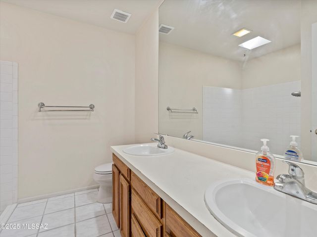 5725 N North Camino De Las Estrellas, Tucson, AZ 85718