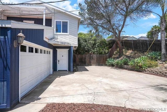 1912 Shirley Ln, Lemon Grove, CA 91945