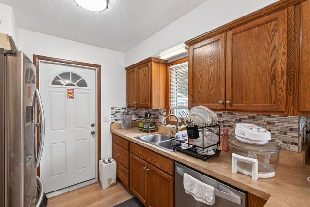 7724 Arlington Avenue N, Brooklyn Park, MN 55443