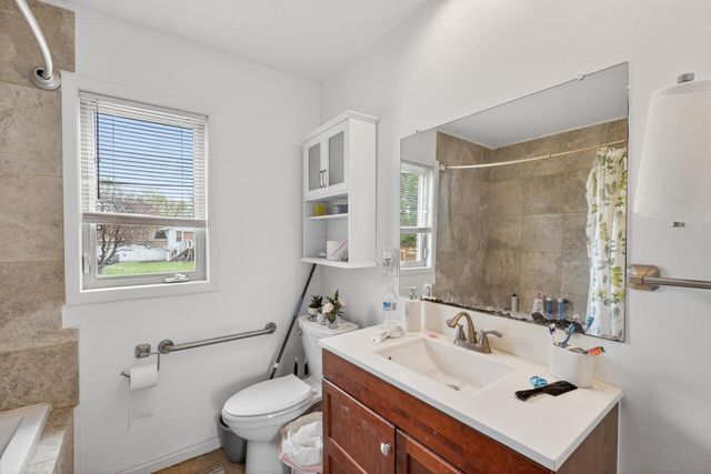 7724 Arlington Avenue N, Brooklyn Park, MN 55443