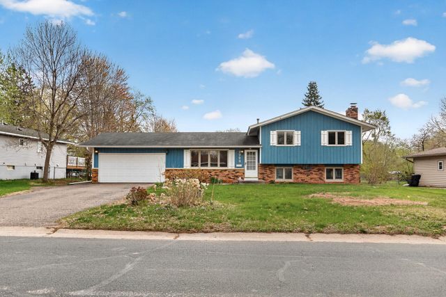 7724 Arlington Avenue N, Brooklyn Park, MN 55443