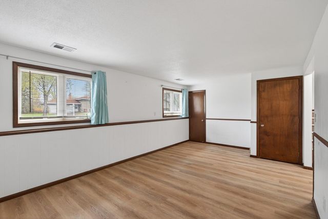 7724 Arlington Avenue N, Brooklyn Park, MN 55443