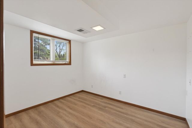 7724 Arlington Avenue N, Brooklyn Park, MN 55443