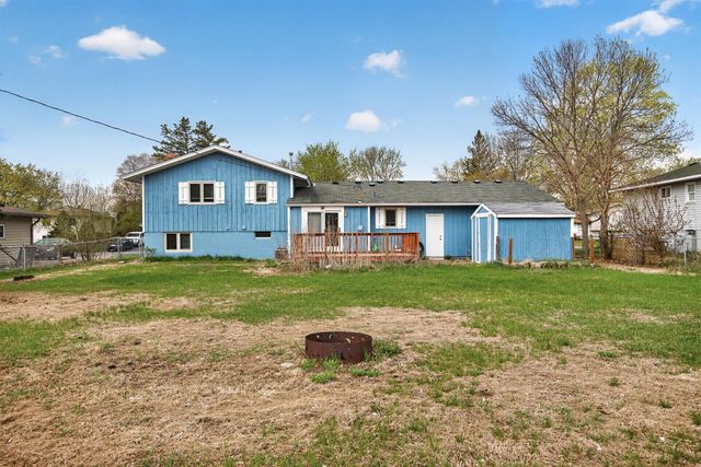 7724 Arlington Avenue N, Brooklyn Park, MN 55443
