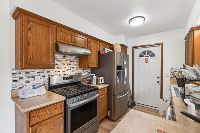 7724 Arlington Avenue N, Brooklyn Park, MN 55443