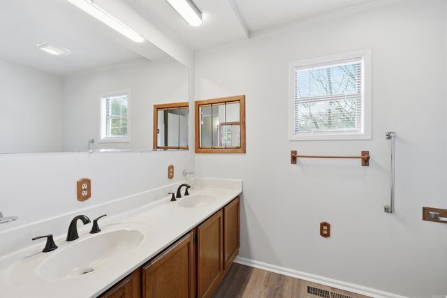 7700 Harmon Drive, Little Rock, AR 72227