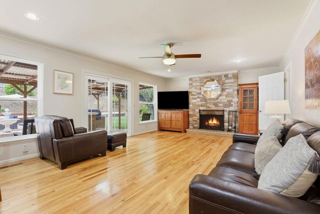 27412 Vista Del Toro Place, Salinas, CA 93908