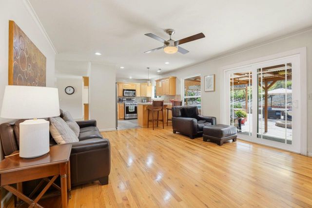 27412 Vista Del Toro Place, Salinas, CA 93908