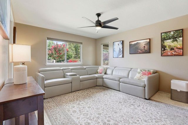 27412 Vista Del Toro Place, Salinas, CA 93908