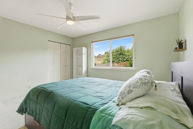 27412 Vista Del Toro Place, Salinas, CA 93908