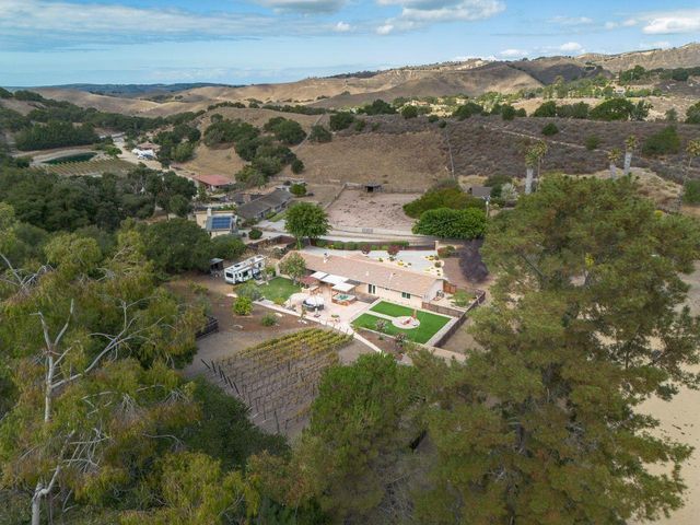 27412 Vista Del Toro Place, Salinas, CA 93908