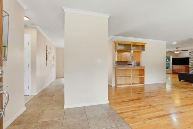 27412 Vista Del Toro Place, Salinas, CA 93908