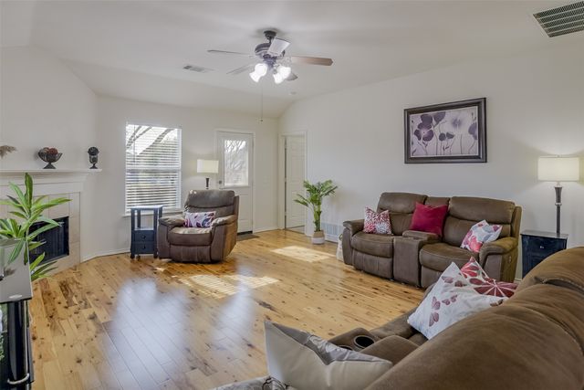 116 Bison Meadow Drive, Waxahachie, TX 75165