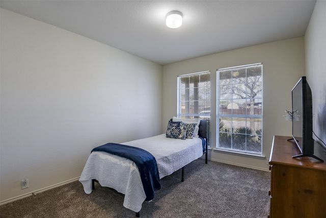 116 Bison Meadow Drive, Waxahachie, TX 75165