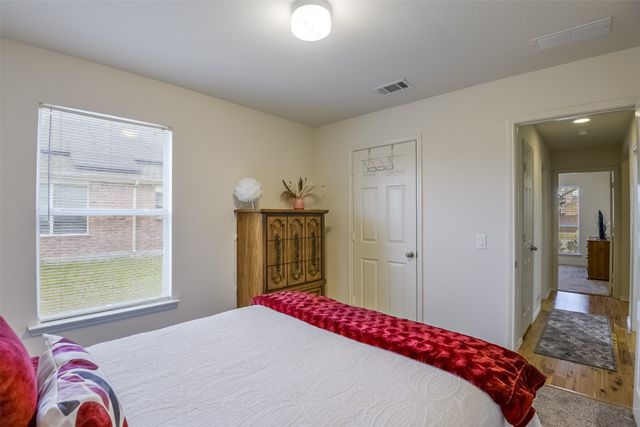 116 Bison Meadow Drive, Waxahachie, TX 75165