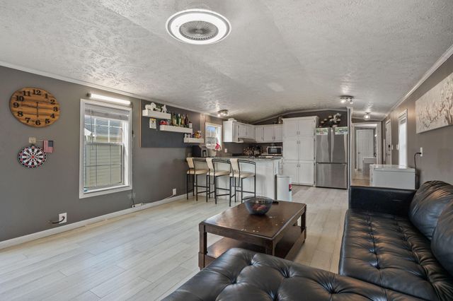 11428 3rd Street NE 553, Blaine, MN 55434