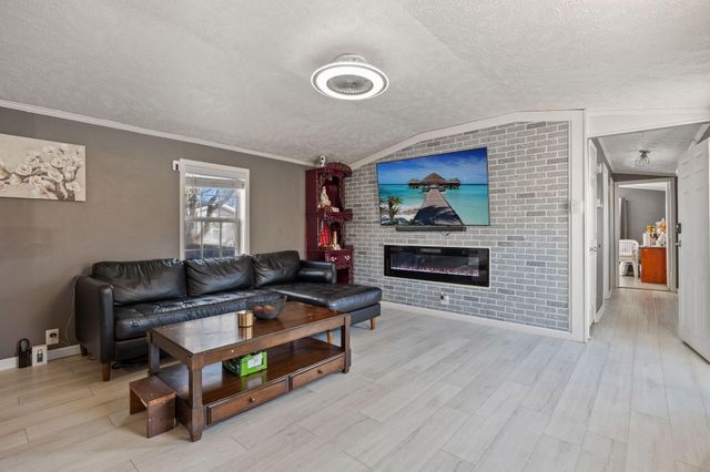 11428 3rd Street NE 553, Blaine, MN 55434
