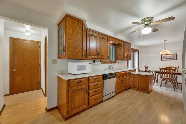 141 CUSTER COURT, Green Bay, WI 54301