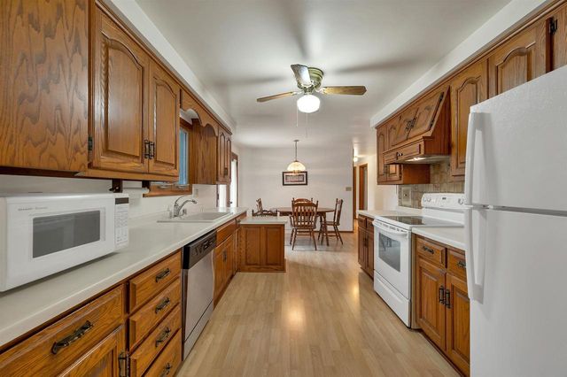 141 CUSTER COURT, Green Bay, WI 54301