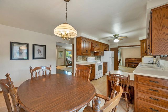 141 CUSTER COURT, Green Bay, WI 54301