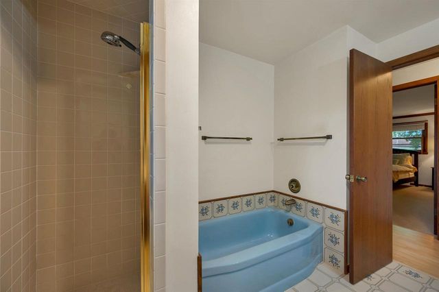 141 CUSTER COURT, Green Bay, WI 54301