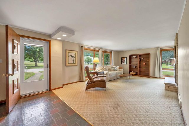 141 CUSTER COURT, Green Bay, WI 54301
