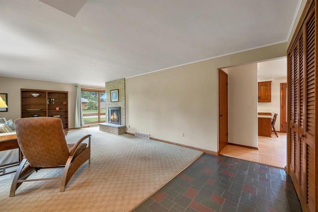 141 CUSTER COURT, Green Bay, WI 54301