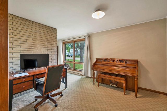 141 CUSTER COURT, Green Bay, WI 54301