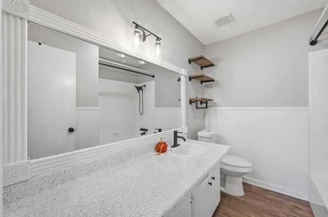 6524 Bernadine Drive, Watauga, TX 76148