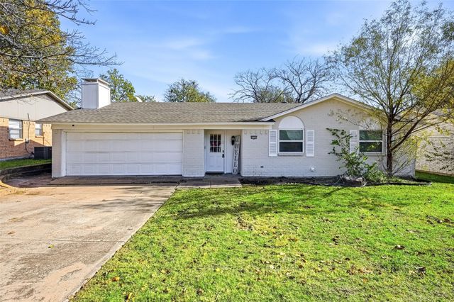 6524 Bernadine Drive, Watauga, TX 76148