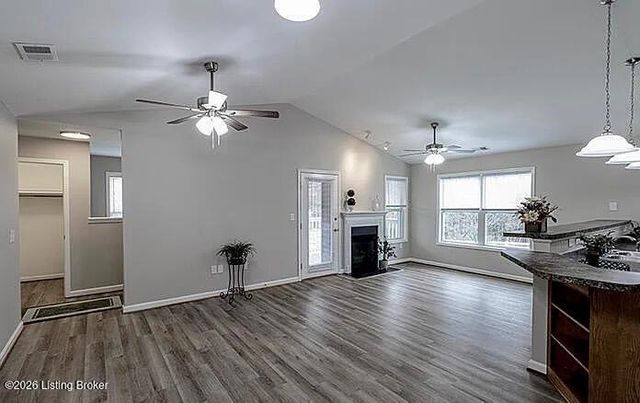 6520 Brook Bend Way 200, Louisville, KY 40229