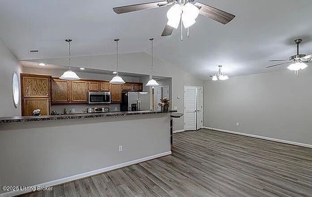 6520 Brook Bend Way 200, Louisville, KY 40229