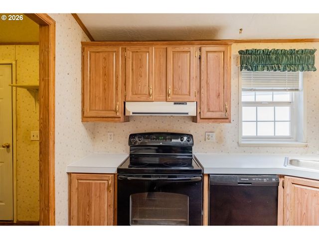 1145 Sw CYPRESS St 107, Mc Minnville, OR 97128