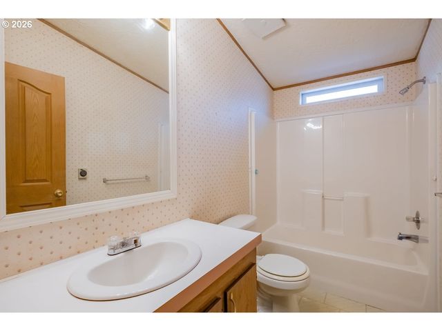 1145 Sw CYPRESS St 107, Mc Minnville, OR 97128