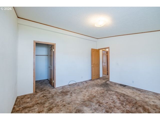 1145 Sw CYPRESS St 107, Mc Minnville, OR 97128