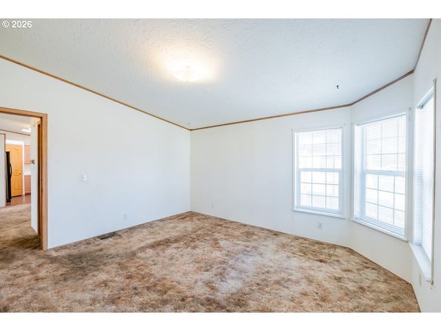 1145 Sw CYPRESS St 107, Mc Minnville, OR 97128
