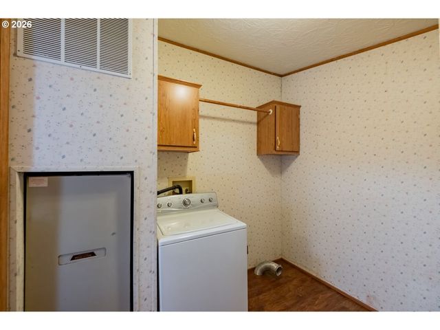 1145 Sw CYPRESS St 107, Mc Minnville, OR 97128