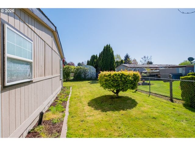 1145 Sw CYPRESS St 107, Mc Minnville, OR 97128