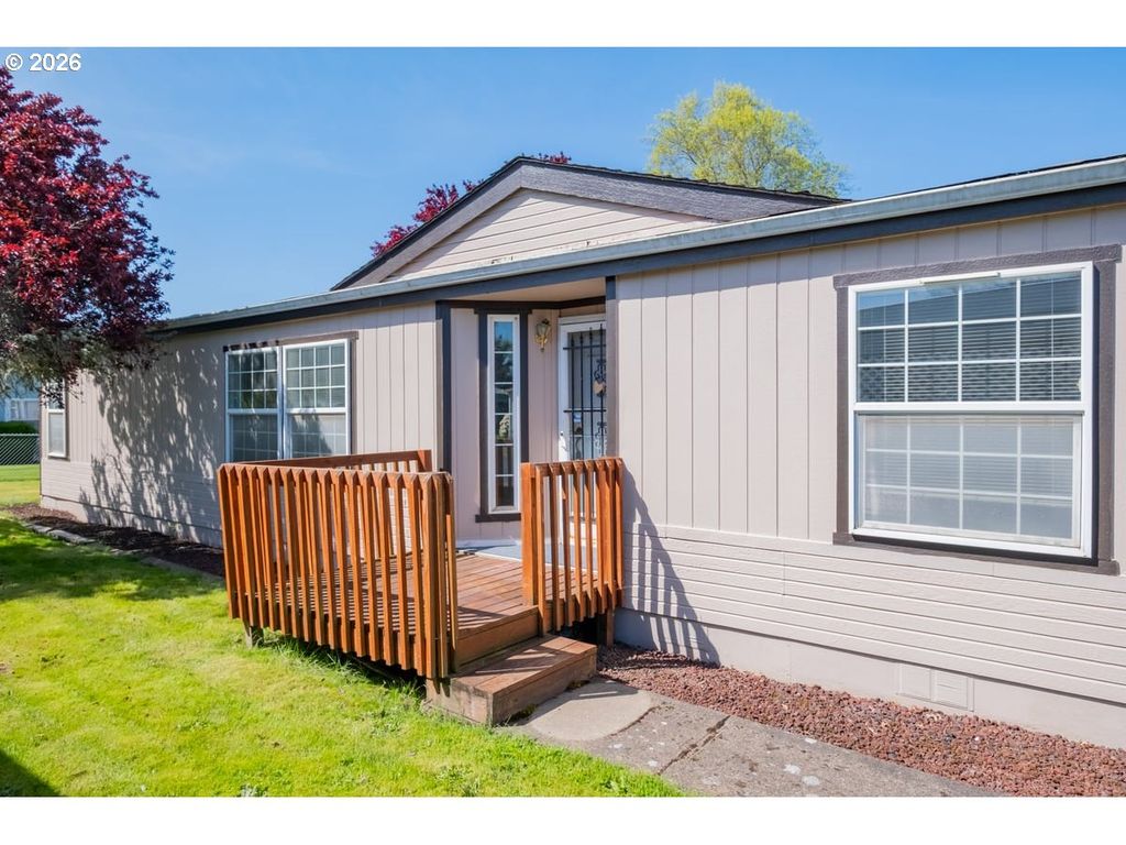 1145 Sw CYPRESS St 107, Mc Minnville, OR 97128