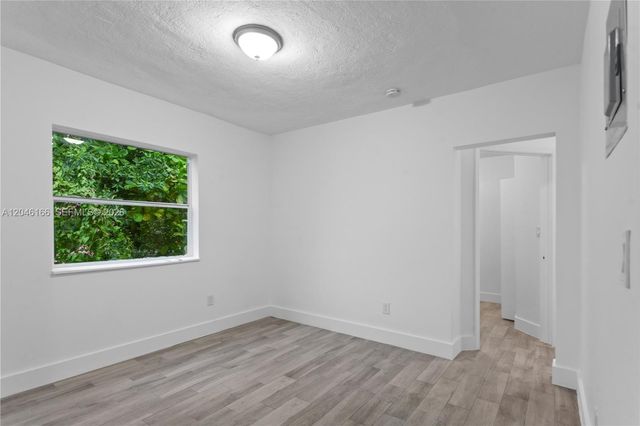27 NE 60th Terrace 2, Miami, FL 33137