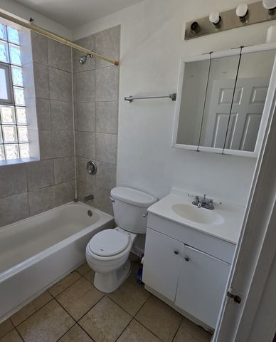 4441 W CONGRESS Parkway, Chicago, IL 60624