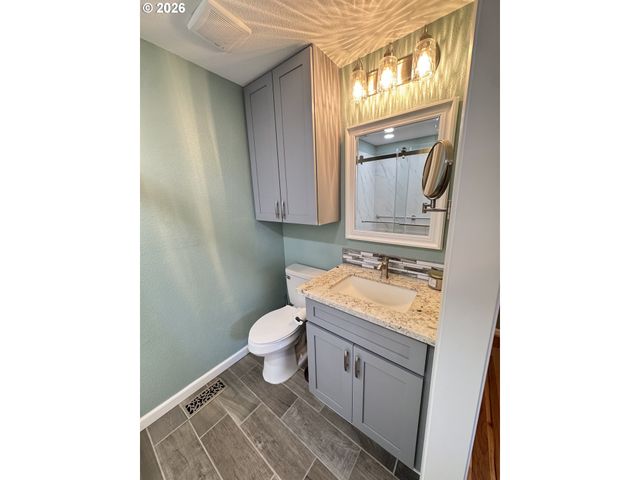 24211 S SCHUEBEL SCHOOL Rd, Beavercreek, OR 97004