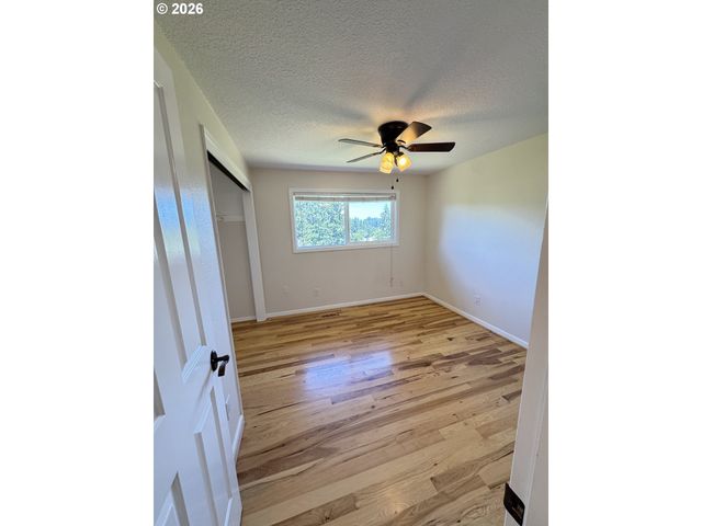 24211 S SCHUEBEL SCHOOL Rd, Beavercreek, OR 97004