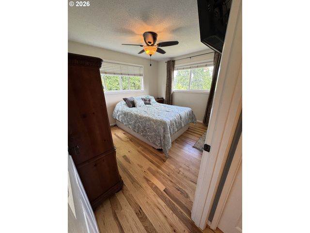 24211 S SCHUEBEL SCHOOL Rd, Beavercreek, OR 97004