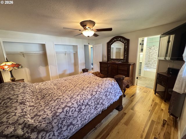 24211 S SCHUEBEL SCHOOL Rd, Beavercreek, OR 97004