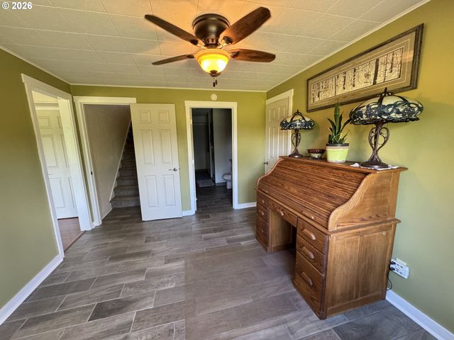 24211 S SCHUEBEL SCHOOL Rd, Beavercreek, OR 97004