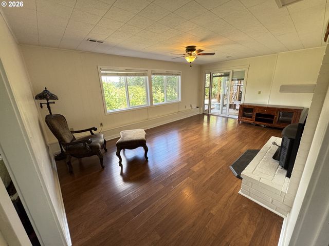 24211 S SCHUEBEL SCHOOL Rd, Beavercreek, OR 97004